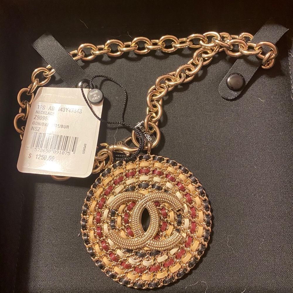 Chanel choker necklace